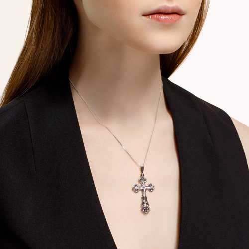 картинка Крест из серебра с гравировкой от магазина Драгоценные подарки