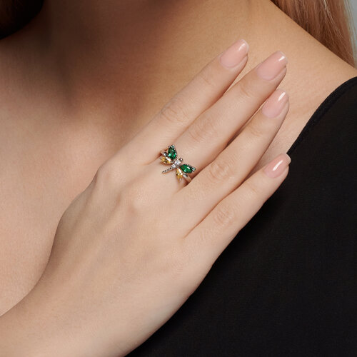 картинка Кольцо из серебра с фианитами от магазина Драгоценные подарки