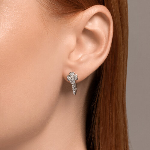 картинка Серьги из серебра с фианитами от магазина Драгоценные подарки